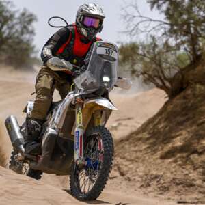 The girl on a bike vanessa ruck Unforgiving extremes in the desert